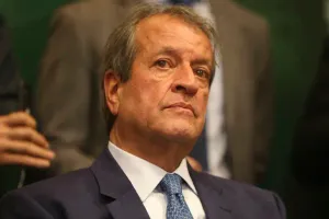 PL abre processo para expulsar prefeito mineiro após apoio a pré-candidata do PT
