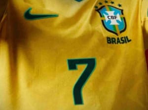 Amarelinha brilha em ranking internacional e é apontada como uma das camisas mais bonitas da Copa de 2026