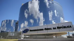 PGR pede rejeição de revisão e defende manutenção da condenação de Bolsonaro