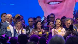 Nega Piaia prestigia evento de pré-campanha de Mauro Mendes, Virgínia Mendes e Pivetta em Cuiabá