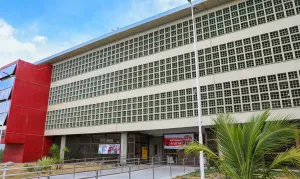 Perda de competitividade acende alerta: universidades brasileiras recuam em ranking internacional de pesquisa