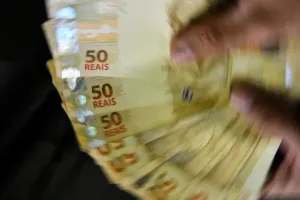 Déficit fiscal dispara e amplia desafio do governo para cumprir meta
