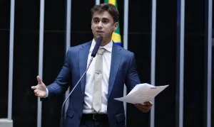 Nikolas Ferreira nega envolvimento em vídeo publicado por Michelle Bolsonaro