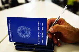 PEC do fim da escala 6x1 fica para depois do recesso no Senado