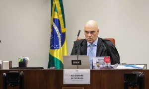 Ministros do STF veem reação de Moraes à carta de Bolsonaro como juridicamente discutível, diz jornal