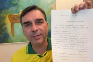Carta de Bolsonaro a Flávio vira alvo de investigação por suposta propaganda antecipada
