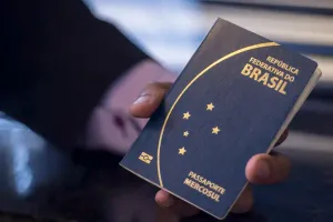Publicitário investigado no caso Banco Master entrega passaporte à PF após decisão de Mendonça