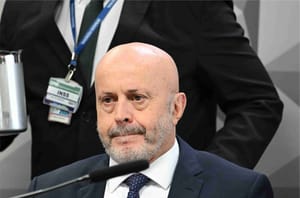 PF apreende carros de luxo do "Careca do INSS" em nova fase da Operação Sem Desconto