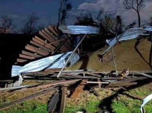 Temporal provoca mortes e deixa rastro de destruição no Sul e Sudeste