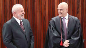 Convite de Lula a Moraes após cerimônia no Planalto repercute nas redes sociais