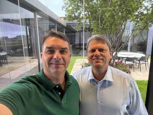 Tarcísio declara apoio a Flávio Bolsonaro e reforça unidade da direita para 2026