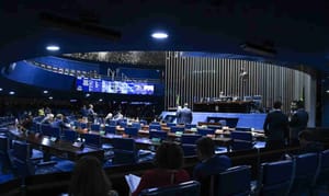 Senado aprova projeto que cria transferência automática da pensão via Pix