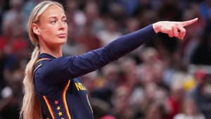 Sophie Cunningham mantém posição sobre esporte feminino e recebe apoio do público