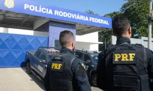 Policiais rodoviários federais salvam criança após afogamento em hotel no Pará