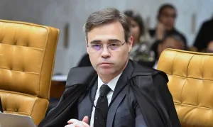 Mendonça autoriza investigação da PF sobre supostas irregularidades envolvendo Lulinha