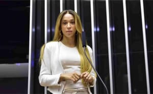 Erika Hilton declara R$ 15,9 mil em bens apesar de salário de mais de R$ 46 mil como deputada