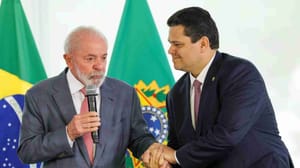 Lula e Alcolumbre se reúnem na casa de Moraes após meses de desgaste