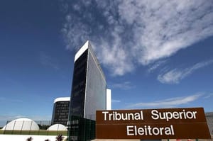 Resolvido: TSE volta a mostrar Flávio Bolsonaro como filiado ao PL