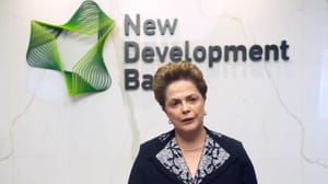 Dilma discute entrada do Irã no Banco dos BRICS em meio a sanções dos EUA