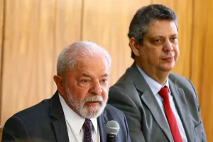 Campanha de Lula pede ao TSE cassação da chapa de Flávio Bolsonaro após evento em Barretos