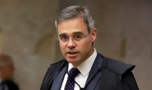 Mendonça afasta diretor-geral da Polícia Federal e chefe da Inteligência em decisão sobre caso Master