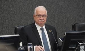 Fachin pressiona Gonet a se afastar do caso Master e não participar da sessão de terça