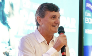 Flávio Bolsonaro reforça aliança com Prefeito Piaia em vídeo chamada