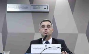 Documento reforça versão de Mendonça sobre encontro com Vorcaro