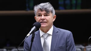 José Medeiros reage a repercussão de áudios privados e fala em ofensiva contra sua campanha