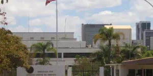 EUA e Austrália suspendem atendimento diplomático no Brasil por questões de segurança